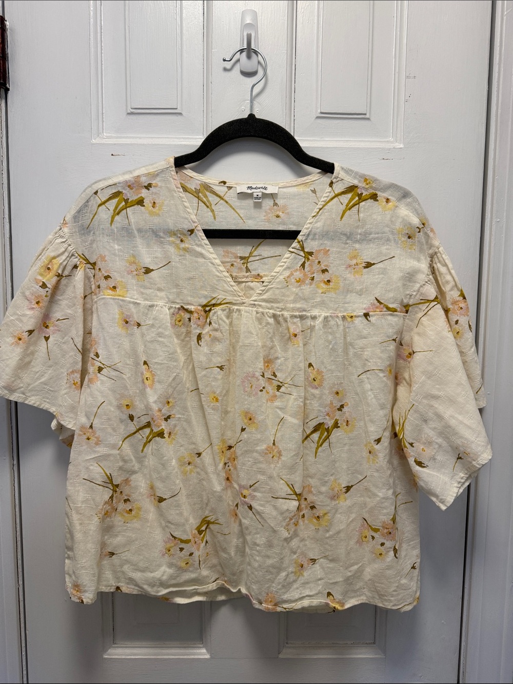 Madewell Cream Floral V-Neck Flutter Sleeve Blouse